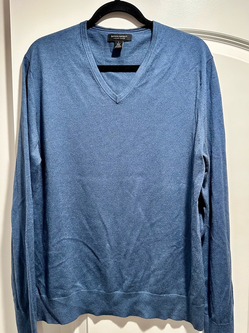 Banana Republic Men’s Slate Blue V-Neck Sweater